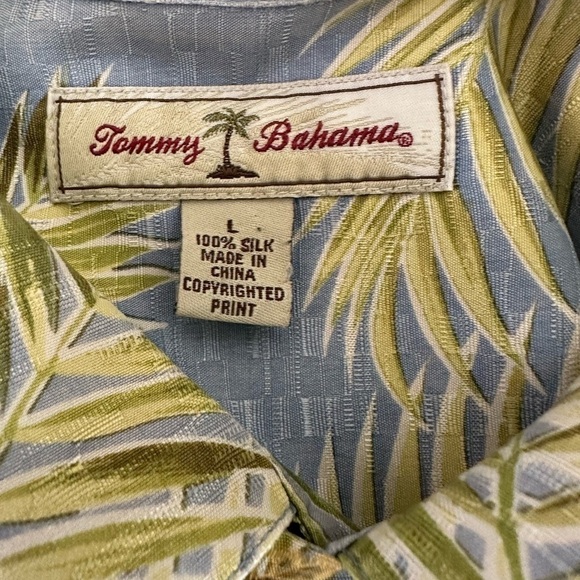Men’s pre own 100% silk button down Hawaiian style Tommy Bahama shirt size L - Picture 2 of 6